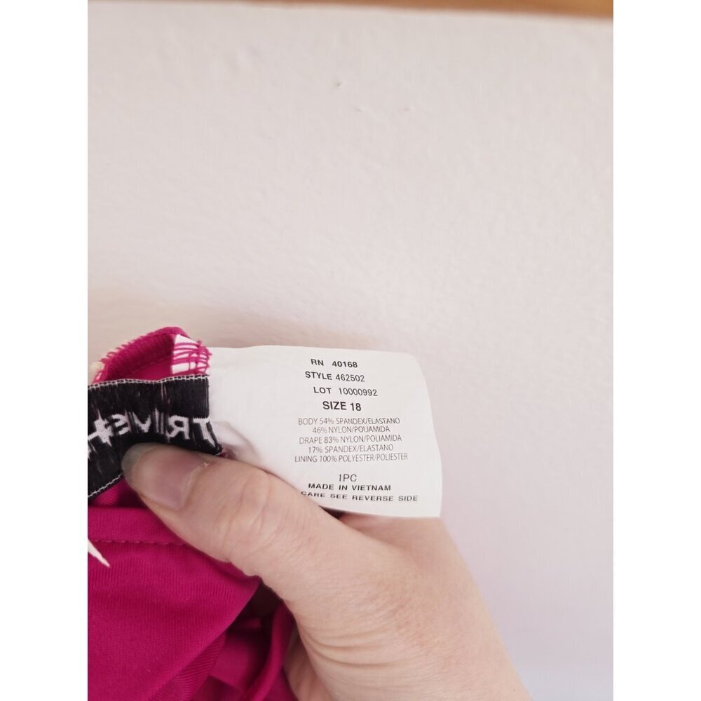 Trimshaper New Fuchsia Pink One Piece 482502 Wireless Beach Swimsuit Size 18 - Picture 10 of 10